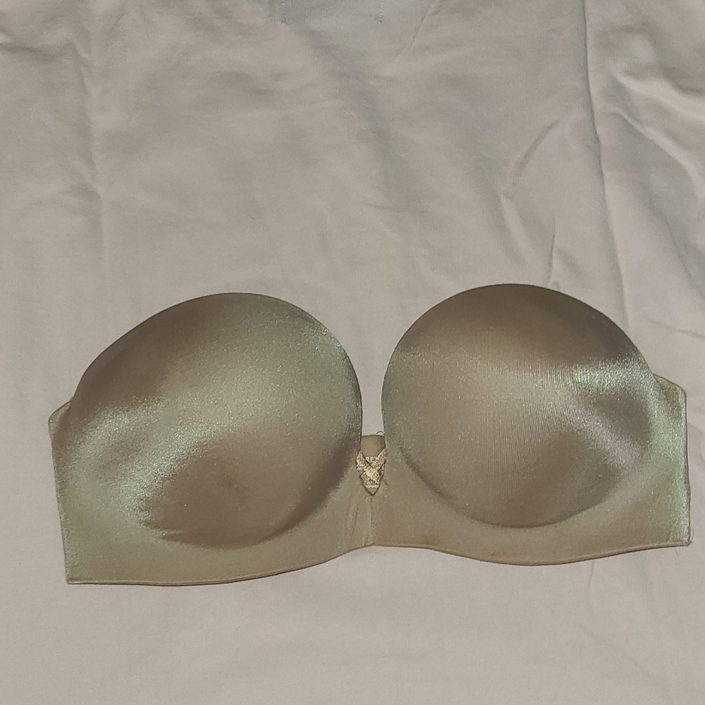 Victoria's Secret bomb shell strapless bra